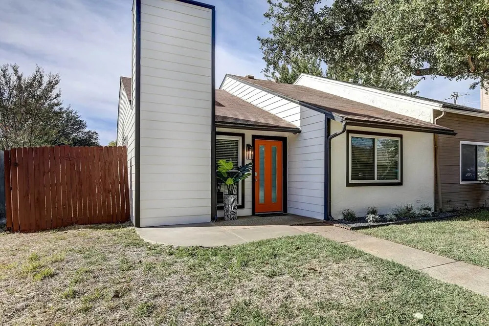 Stylish Allen Home near Watters Creek Village
