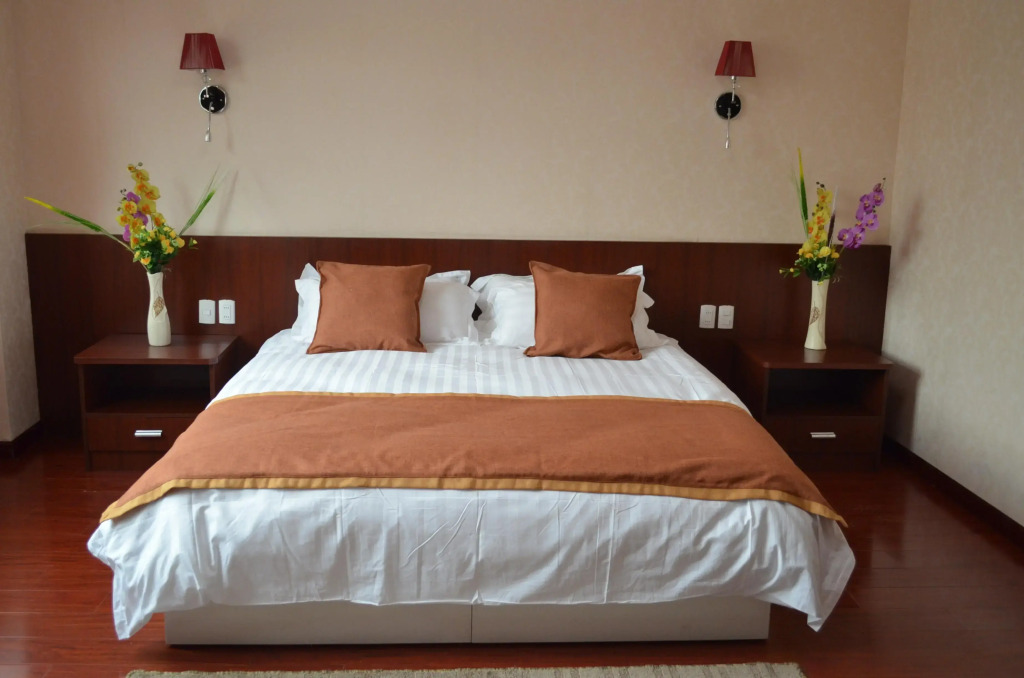 Hotel 198