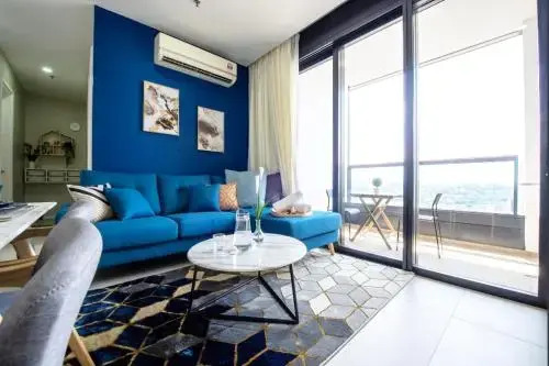 Arcoris Mont Kiara next 163plaza 1-4Pax one plus one Bedroom