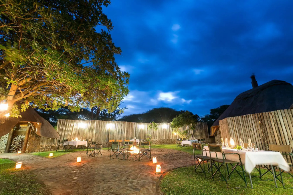 Rhino River Lodge