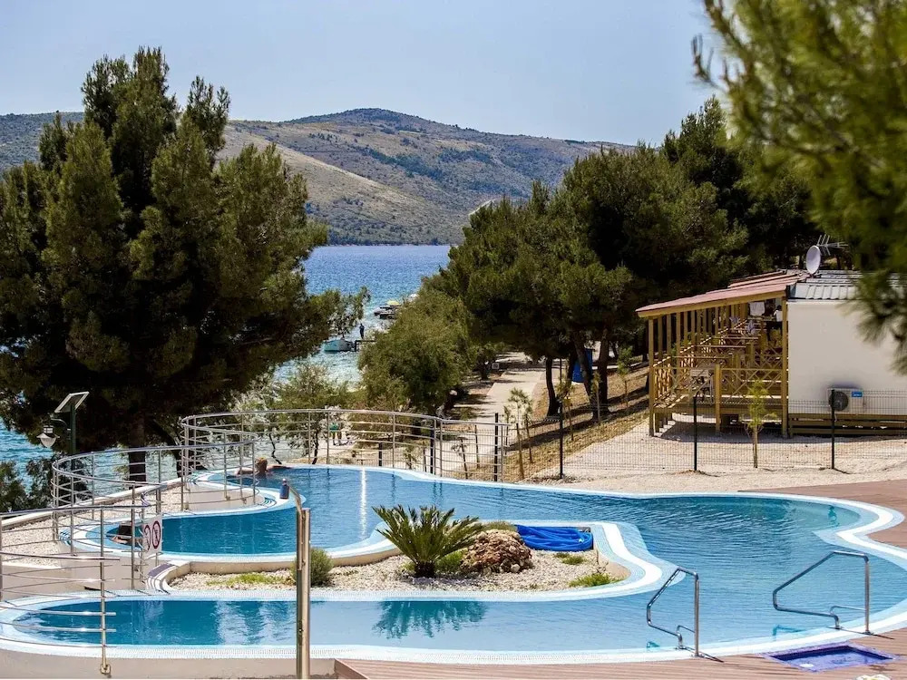 Tidy house with a microwave, 6 km. from the beautiful Trogir