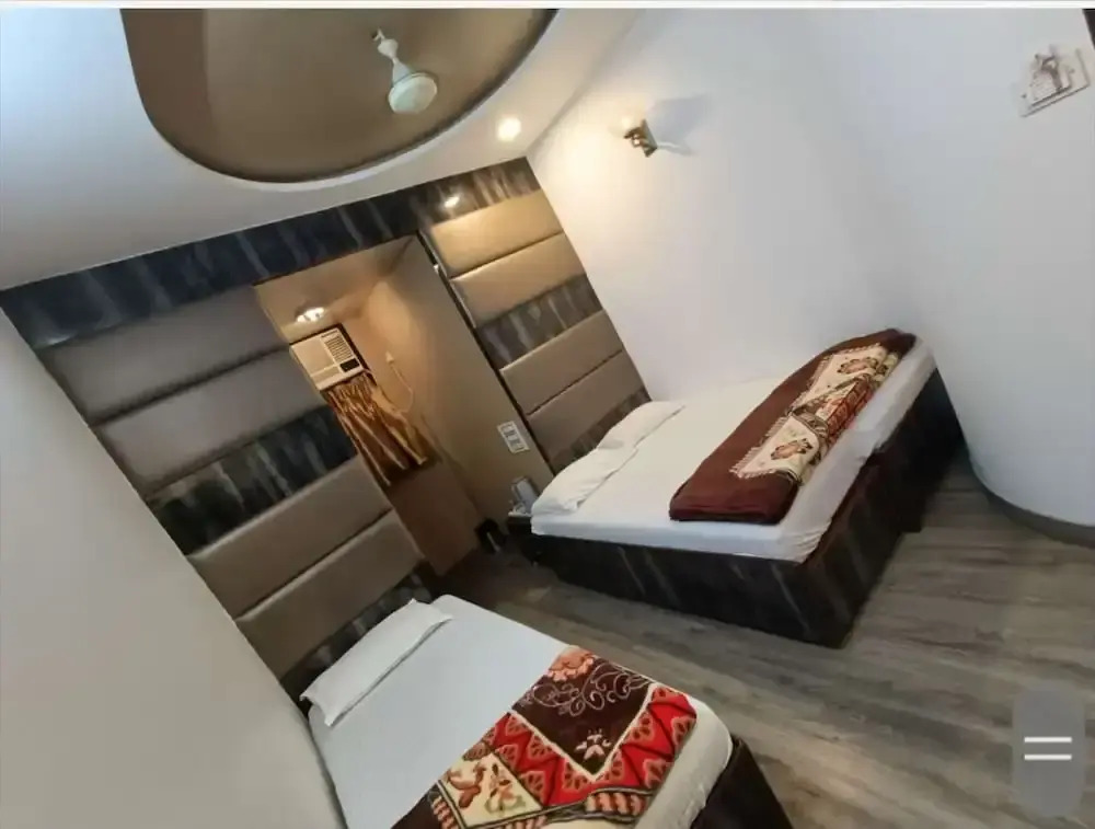OYO 3552 Hotel Broadway