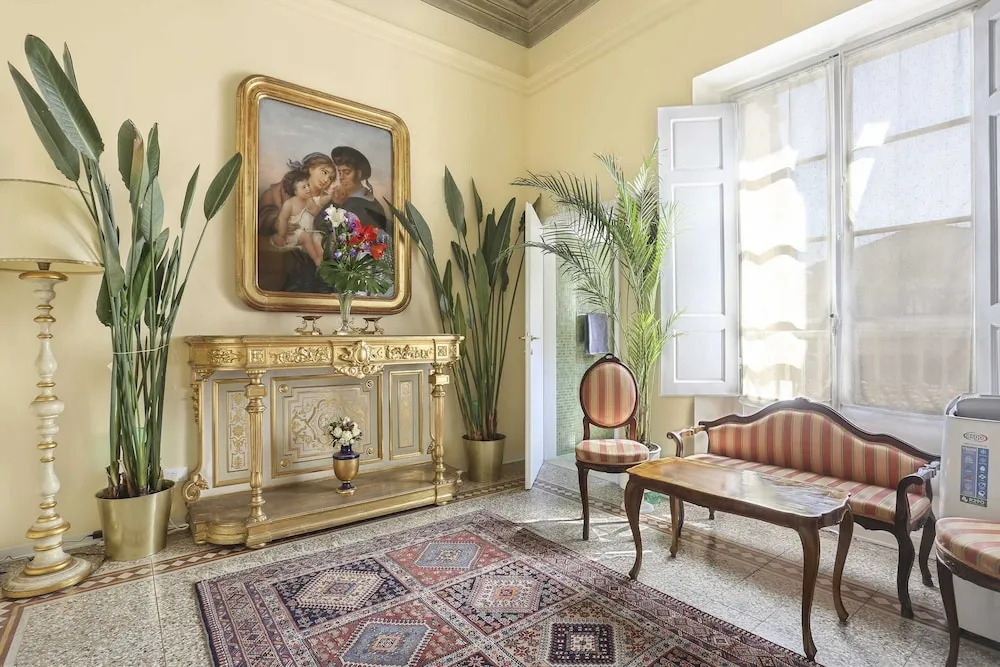 Palazzo Vecchio Apartments by Mmega