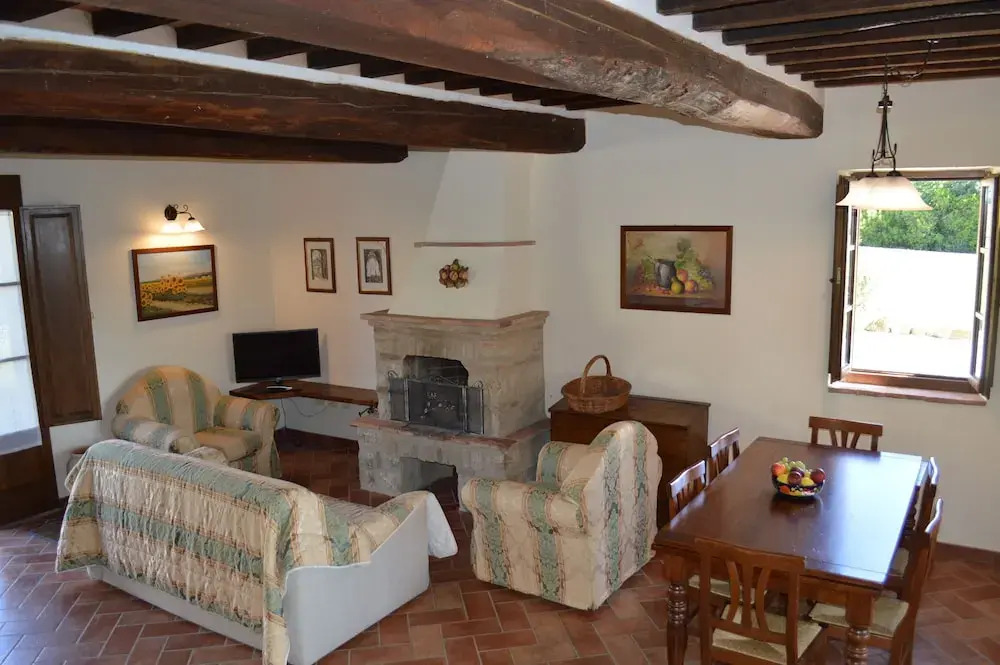 Vacation in Tuscany with swimming pool and tennis court