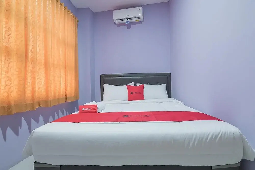 RedDoorz @ Gatot Subroto Street Bandung 2
