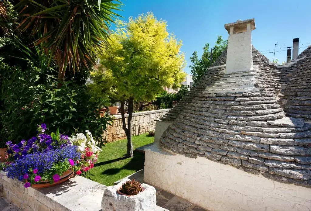 Trullo Giardino Fiorito
