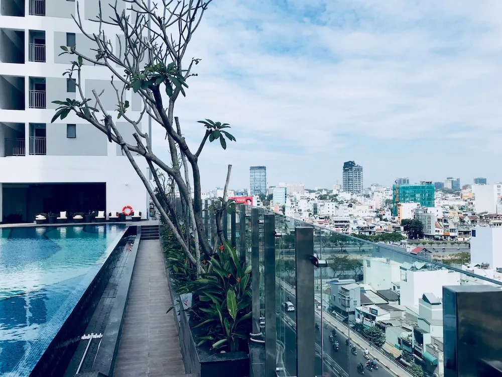 Henry Studio Luxury SWPool 15th