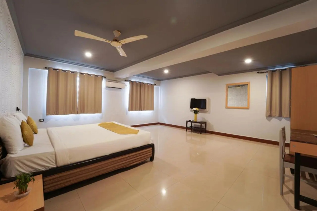 Om Shiv Hotel Formerly The Treat Hotel