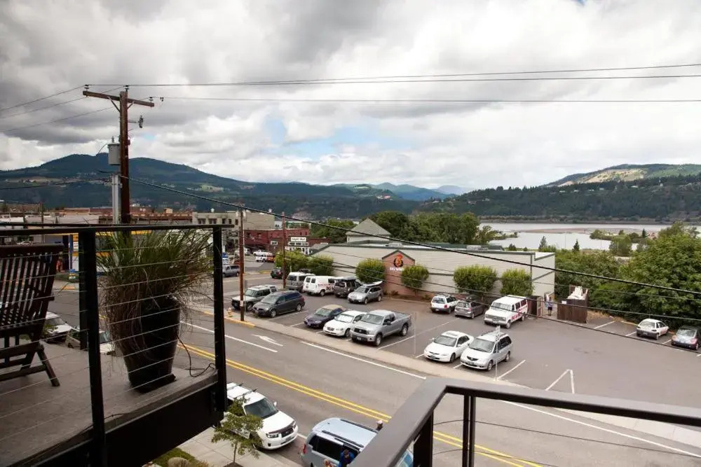 Bridge View Loft 3 Bedrooms 2 Bathrooms Townhouse