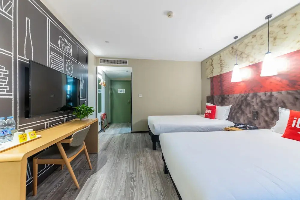 Homey Hotel