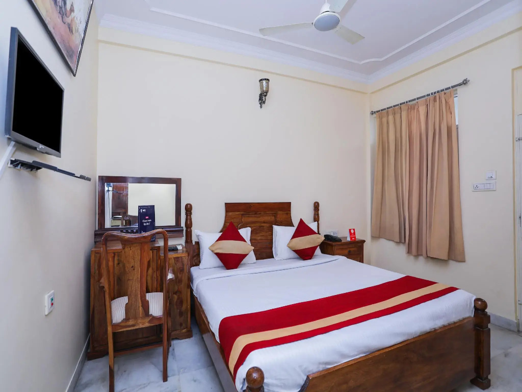 OYO 22047 Hotel JAL MAHAL