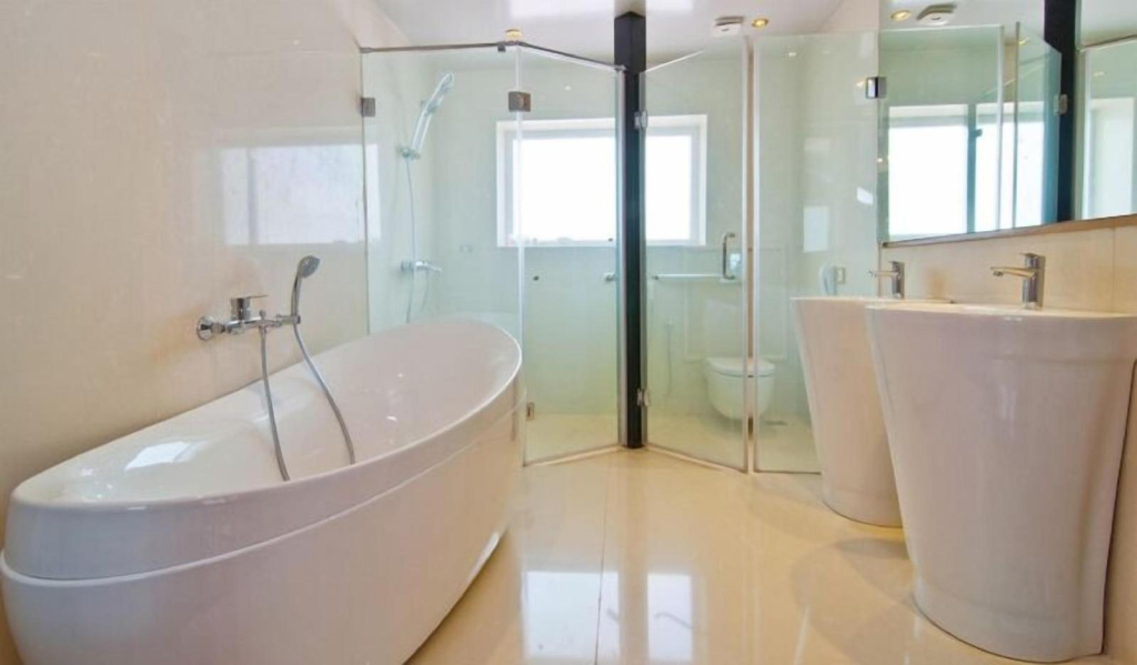 White Pearl Suites by Rosetum