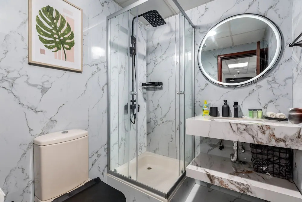 Waves - Cozy, Fully Furnished Studio in Dubai Sports City