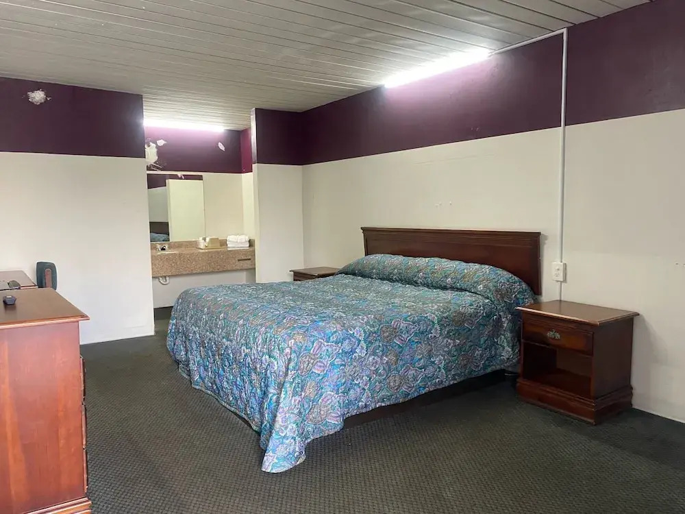 Discovery Inn Macon