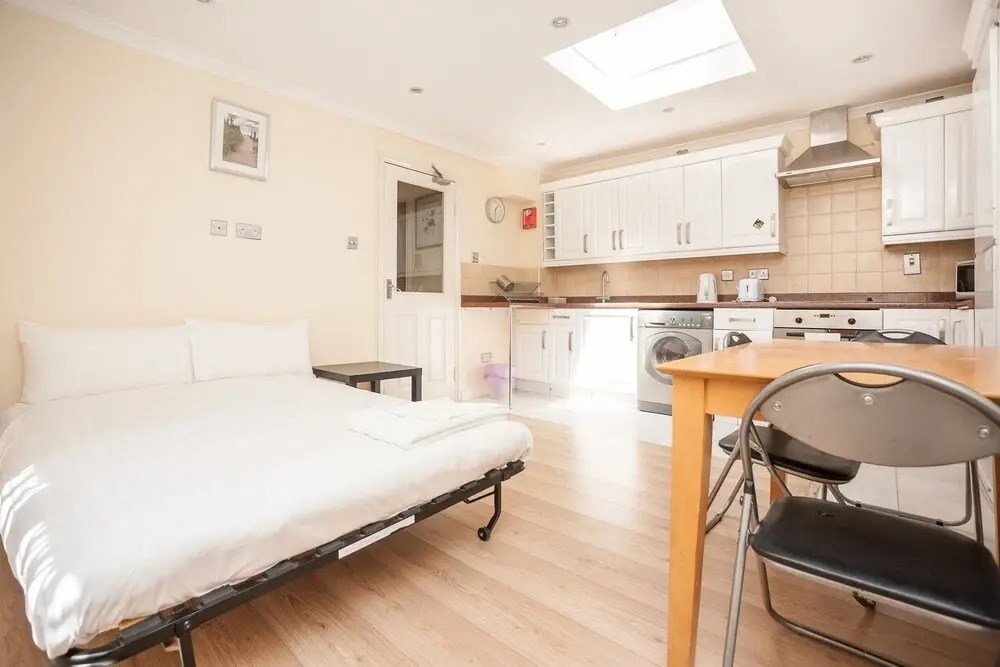 Apartment 123 Broadley