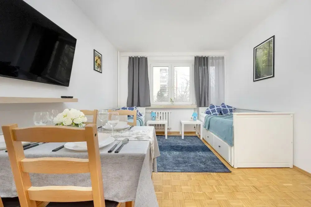 Apartment With Three Bedrooms by Renters