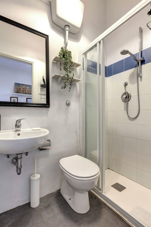 Casine Apartment by Mamo Florence