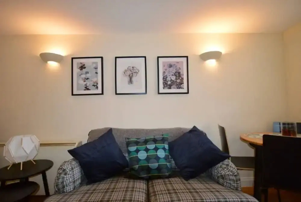 Cosy 2 Bedroom Bristol Home