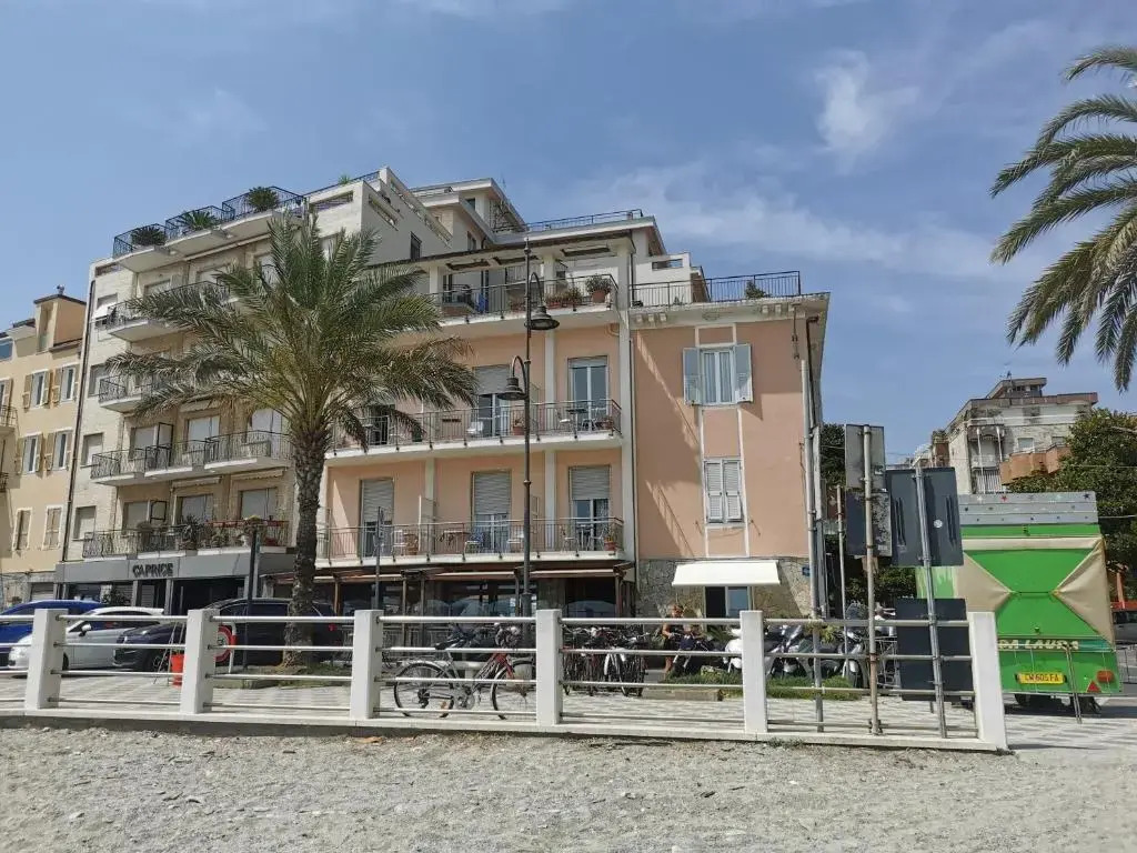 Albium Hotel