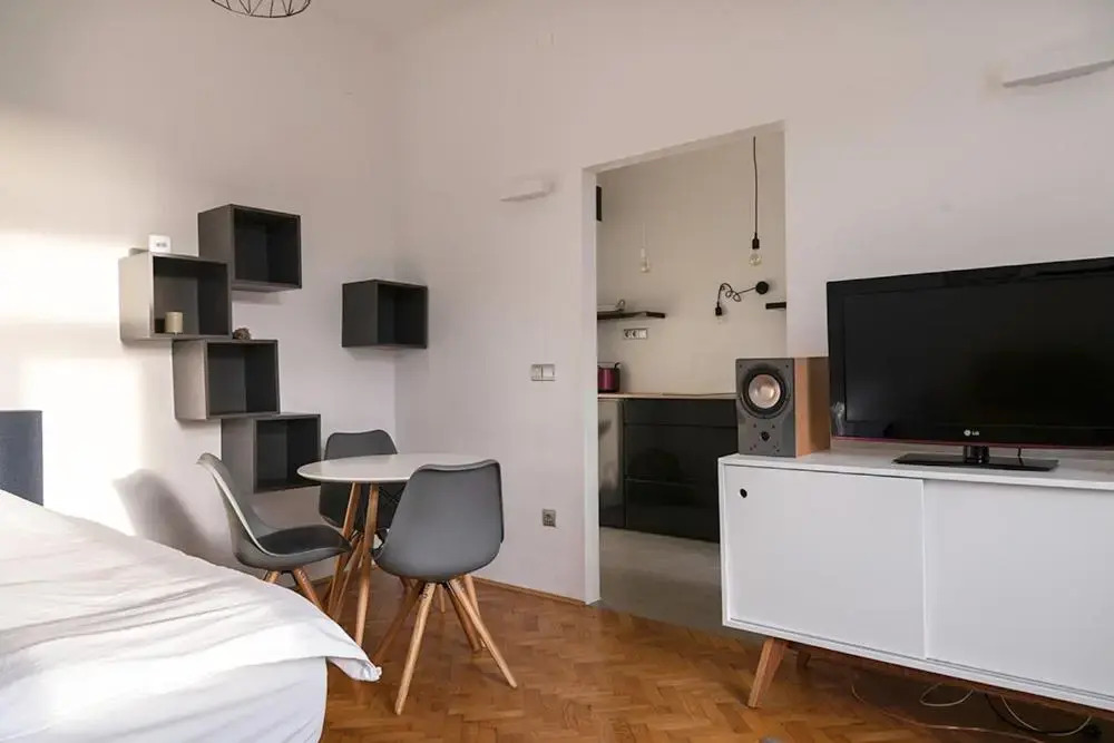 Modern studio in the heart of the city
