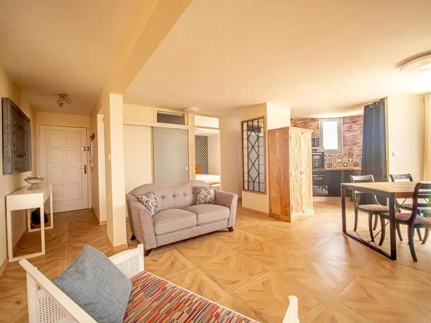 T3 - L' Anaxa - 65m² - champ fleuri, 2 chambres.