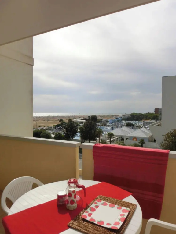 Homely Seaview Studio Flat With Balcony - Beahost