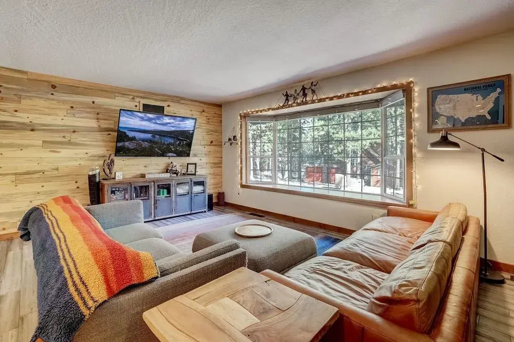 The Blue Lake House - Family fun Abound