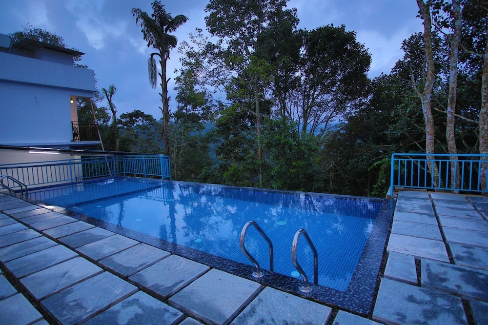 Nature Shade Pool Villa