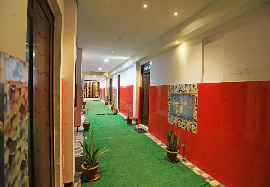 Tripathi Guest House by OYO Rooms