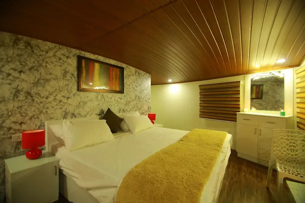 Best Kerala Houseboat