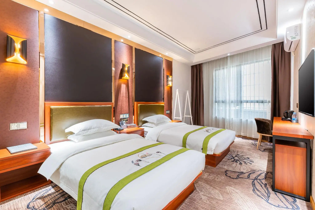 Foshan lante hotel (zu miao subway station)