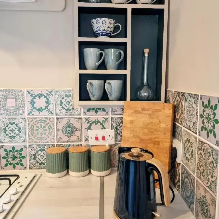 2 bedroom house within walking distance of town