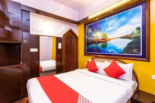 OYO 26754 Shree Malak Hotel