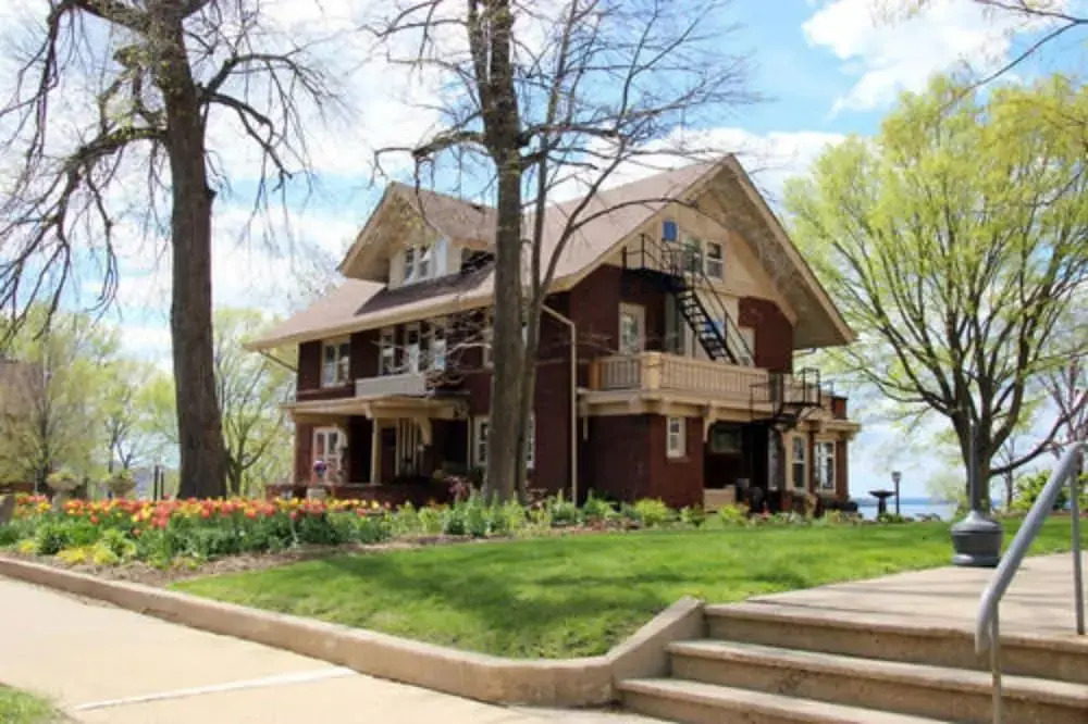 Mendota Lake House Inn