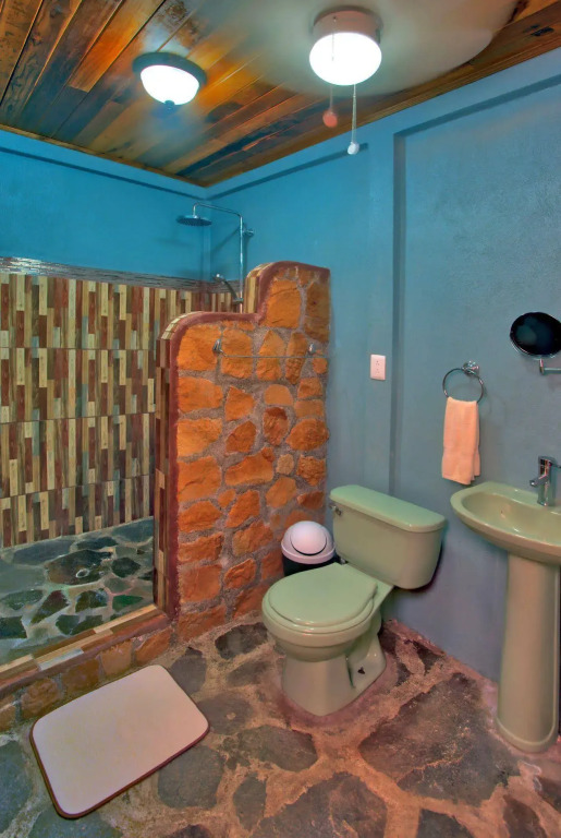 Jungles Edge Hotel, Jiu Jitsu, Muay Thai Retreat Center
