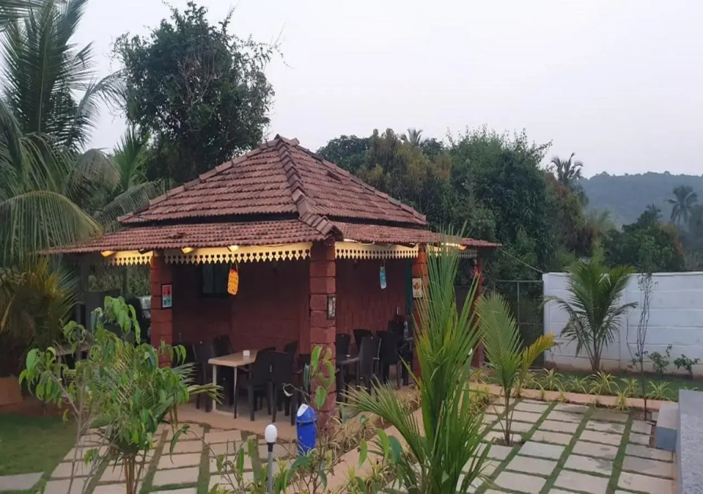 White Truffle Resort, Arambol
