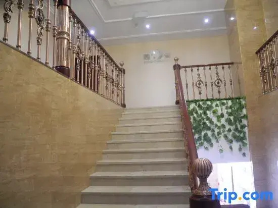 Zunyi Longqi Bay Hotel (Bozhou District Modern Square Branch)