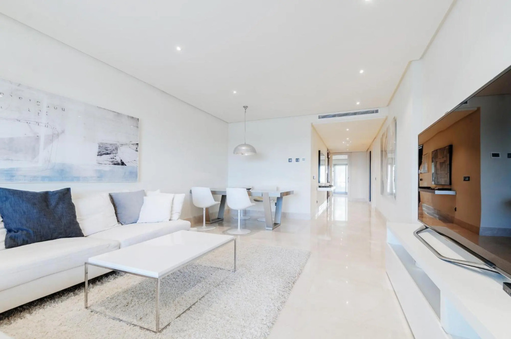 Luxury Apartment Frontal To The Sea In Estepona Doncella Beach