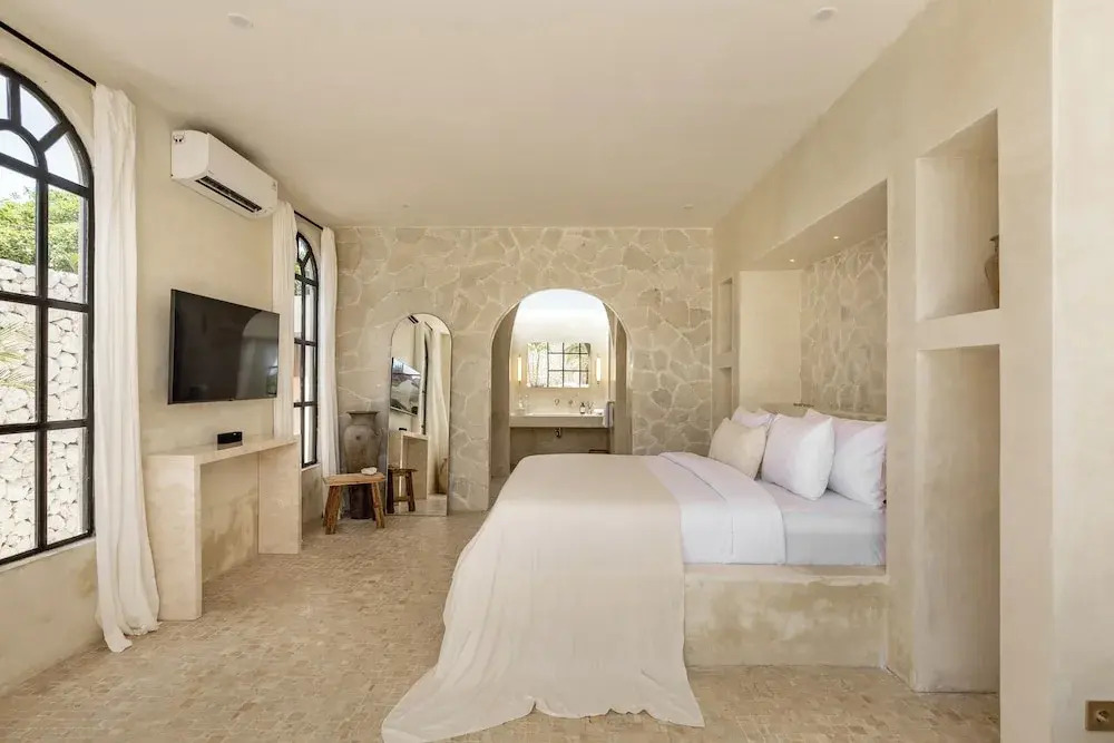 Bohemian 2BR Private Suites By Orivista