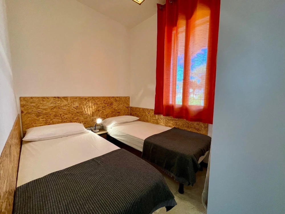 Comfy villa with pool and barbecue
