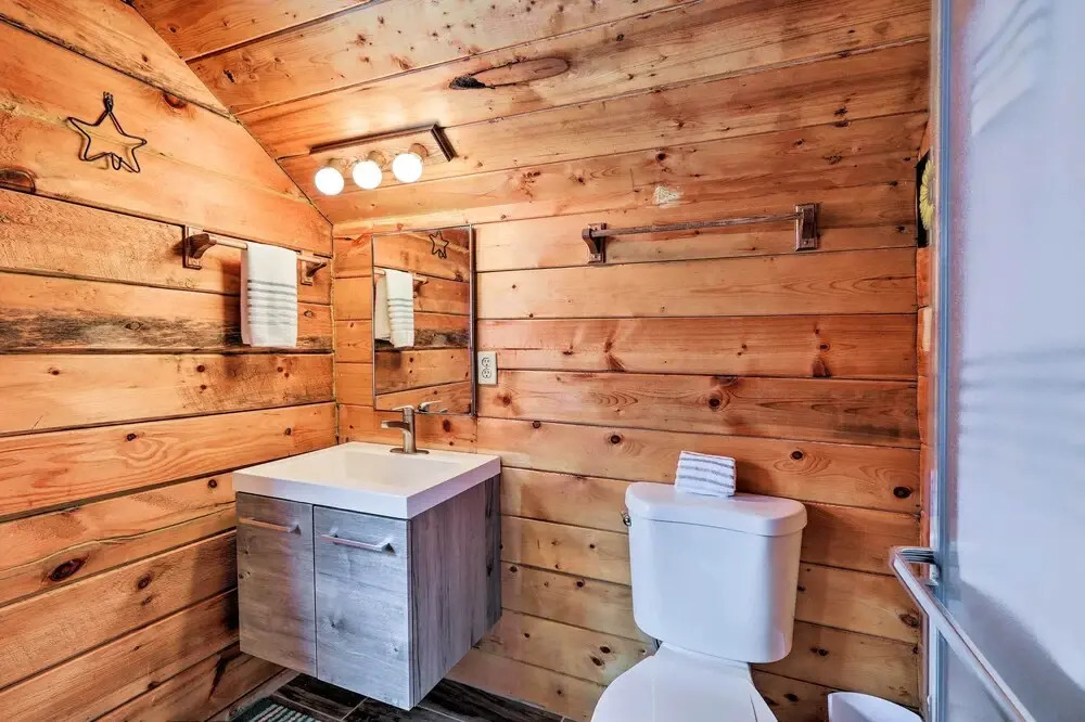Furnished Deck: Cabin in Coconino National Forest