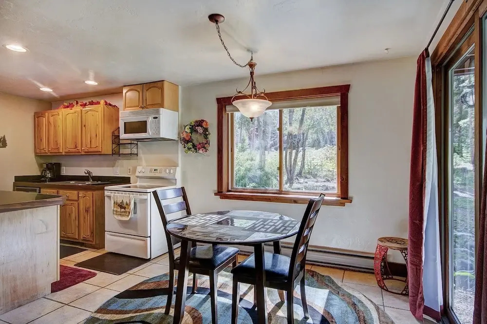 Whispering Pines - 4 Br Home