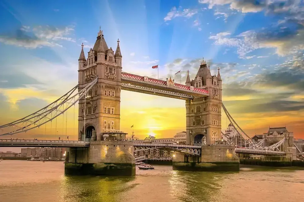 Central London 3-bed Apt, Sleeps 6, 3 Mins to Tube
