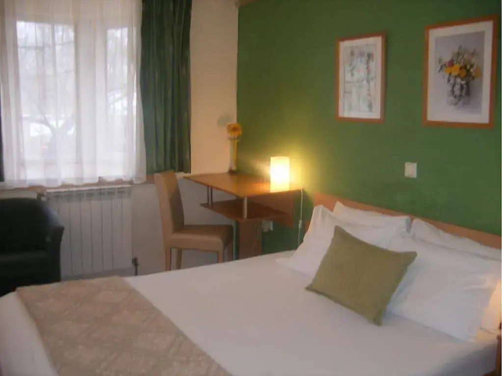 Hotel 7