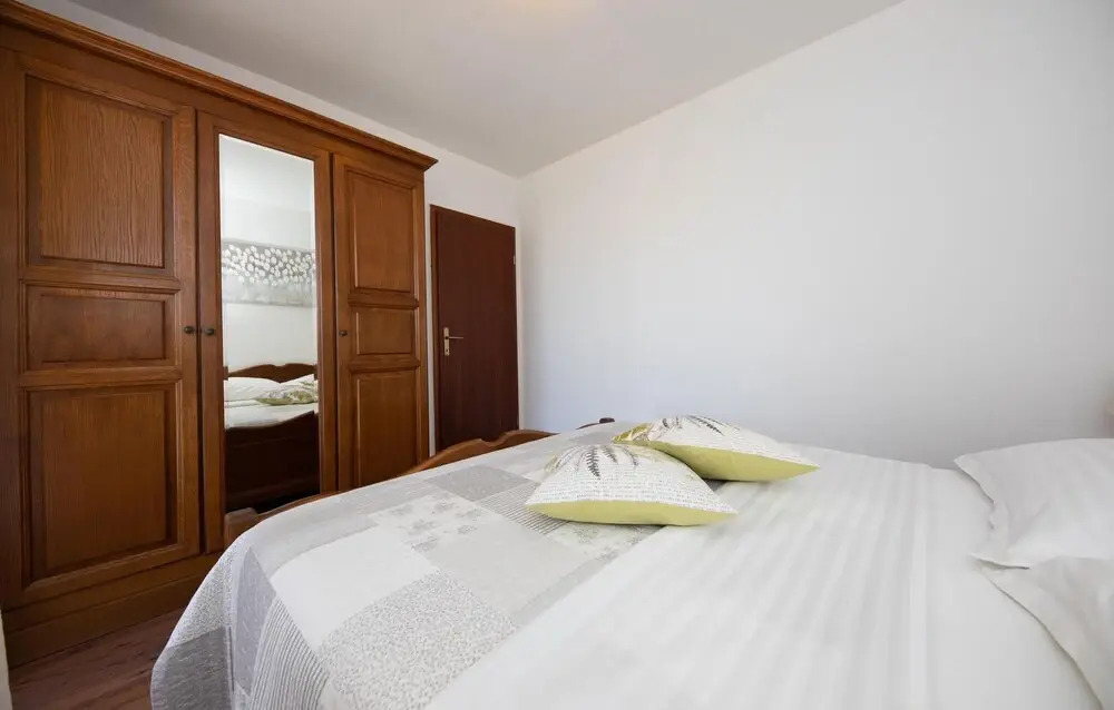 Amazing Home In Seget Donji With Wifi