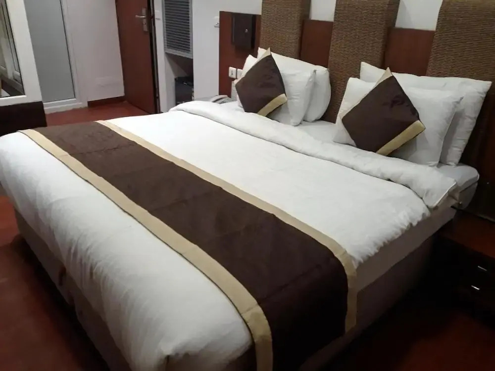 Hotel Aerocity Golden