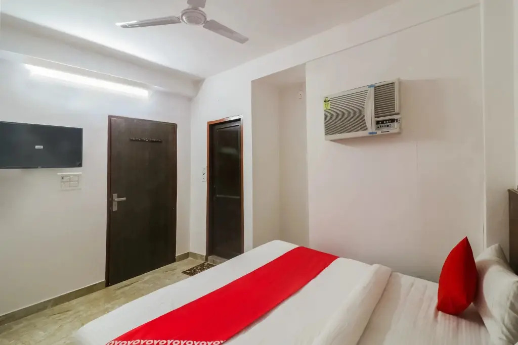 Lovely Inn by OYO Rooms