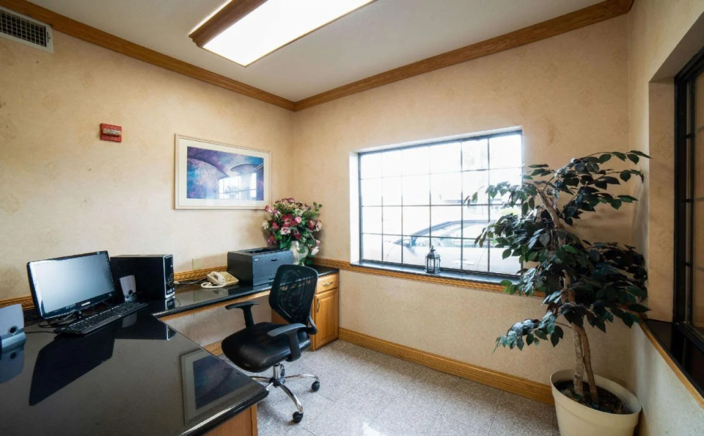 Econo Lodge Inn & Suites Corpus Christi