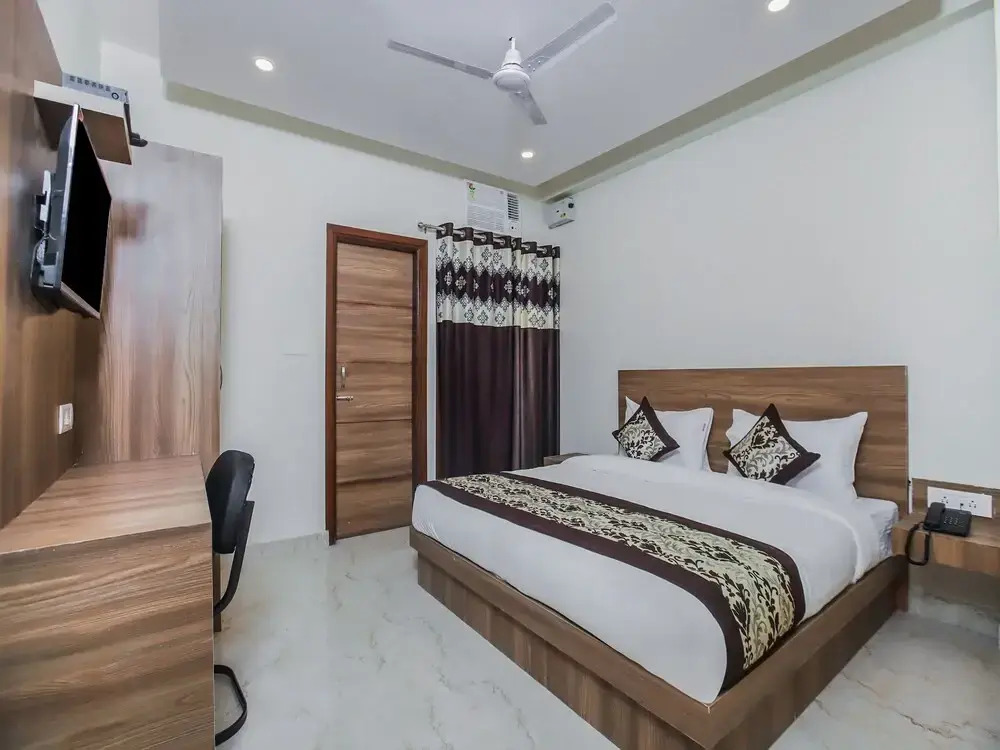 OYO 22235 Mint Residency