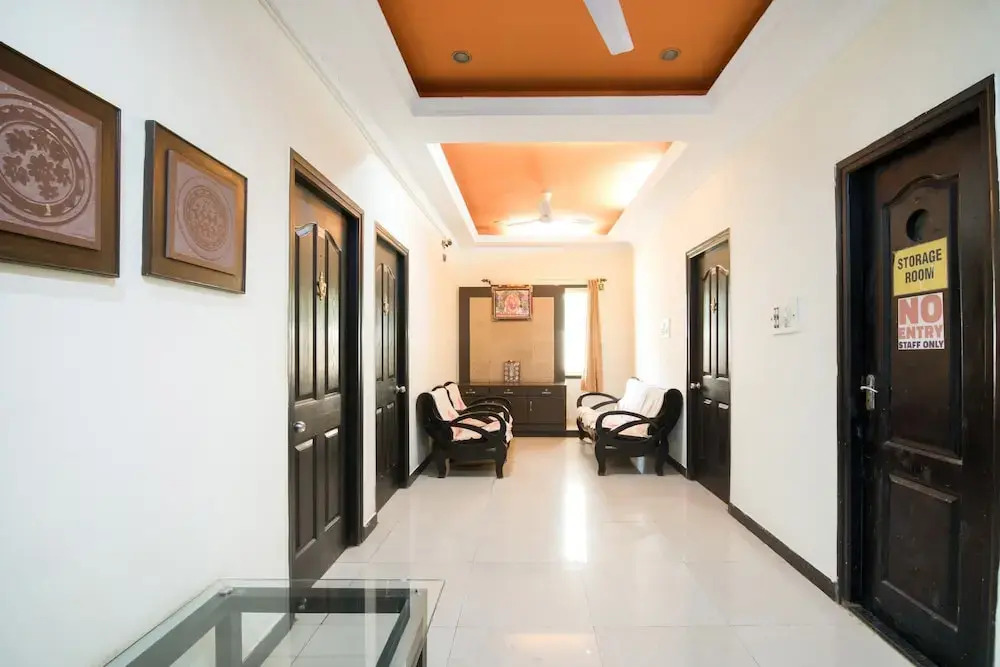 JK Residency By OYO Rooms